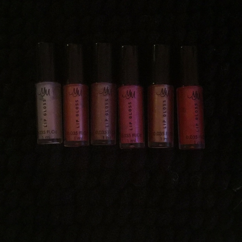 Six Mini Lipglosses!